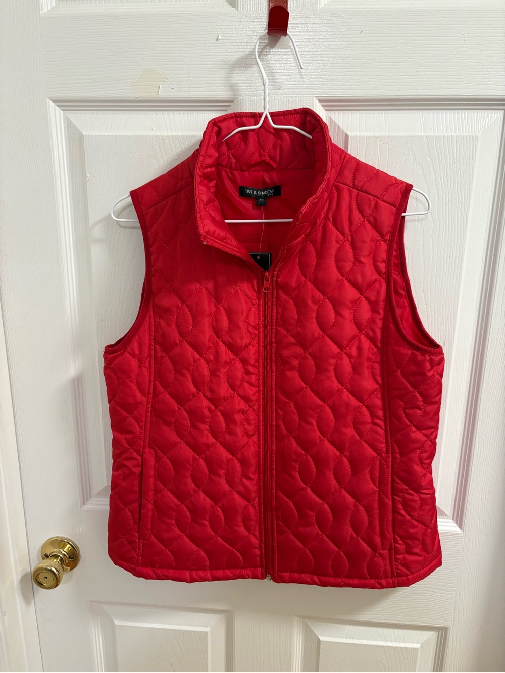 Tint & Shadow red solid quilted vest, NWT